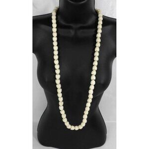 Vintage retro necklace lightweight beige plastic shell beads 38"